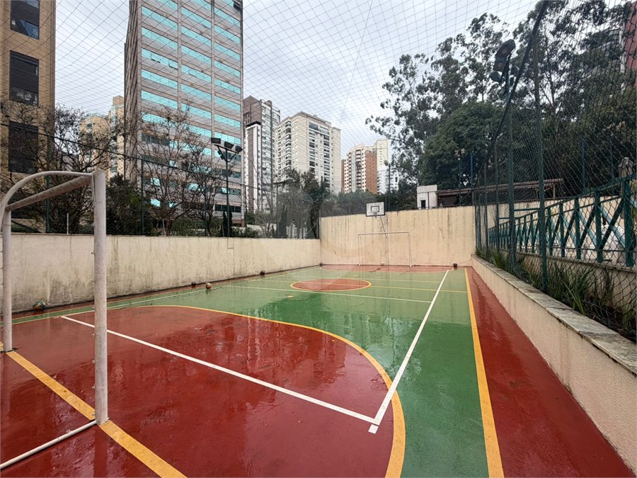 Apartamento à venda com 3 suítes em Vila Suzana, São Paulo, SP
