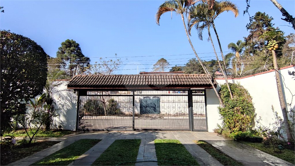 Sobrado à venda com 4 quartos, sendo 2 suítes, em Interlagos, São Paulo, SP