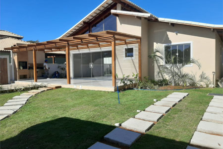 Terreno em condomínio à venda com 4 quartos, sendo 2 suítes,  em Caravelas, Armação dos Búzios, RJ