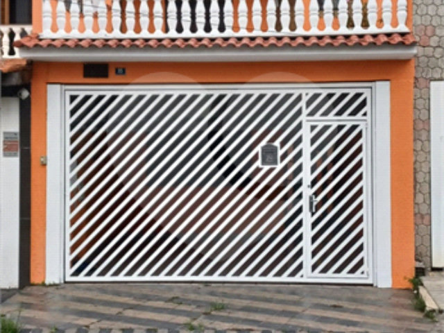 Sobrado à venda com 3 quartos, sendo 1 suíte,  em Parque Renato Maia, Guarulhos, SP