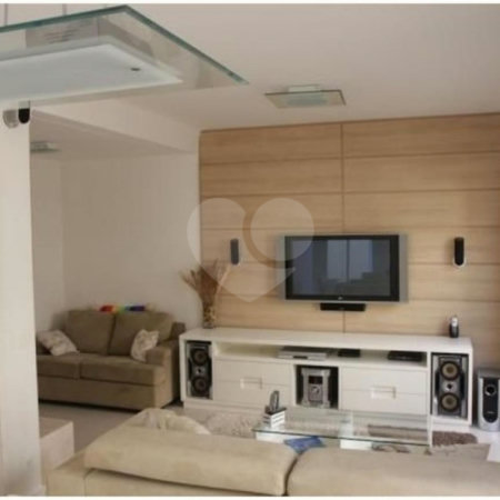 Casa à venda com 3 suítes no condomínio Villaggio Della Hípica, São Paulo - SP