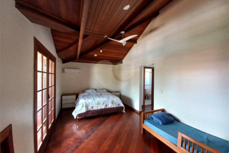 Casa à venda com 4 quartos, sendo 3 suítes,  em Geribá, Armação dos Búzios, RJ