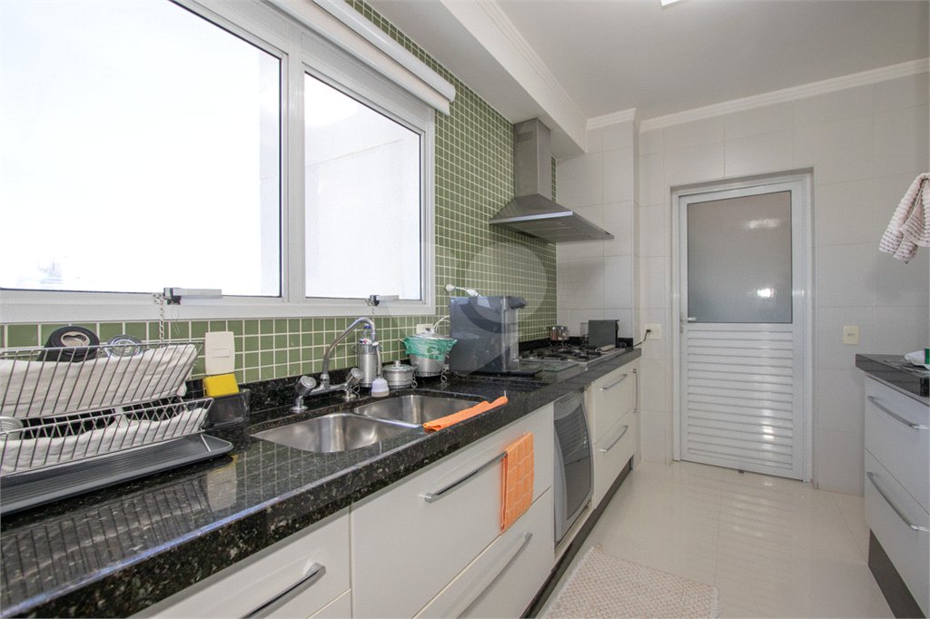 Apartamento à venda com 4 quartos, sendo 3 suítes,  em Vila Romana, São Paulo, SP