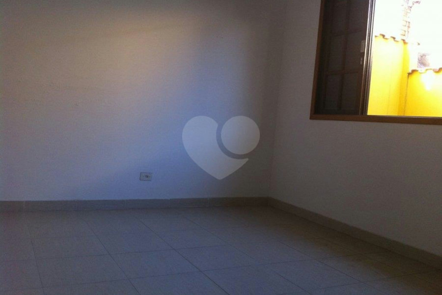 Sobrado à venda com 3 quartos, sendo 1 suíte, em Parada Inglesa, São Paulo, SP
