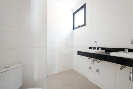 Casa à venda com 3 quartos, sendo 1 suíte, no condomínio Cubie Tutoia, São Paulo - SP