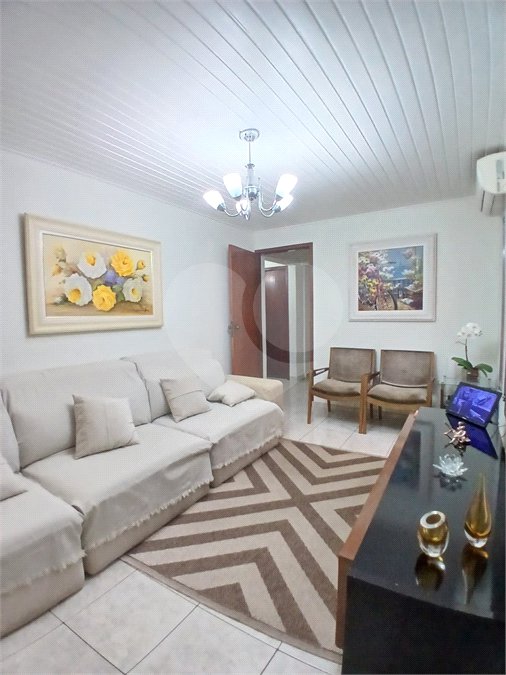 Casa à venda com 3 quartos, sendo 1 suíte, em Vila Rica, São Paulo, SP