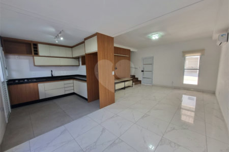 Casa à venda com 3 quartos, sendo 1 suíte, no condomínio Residencial Américo Figueiredo, Sorocaba - SP