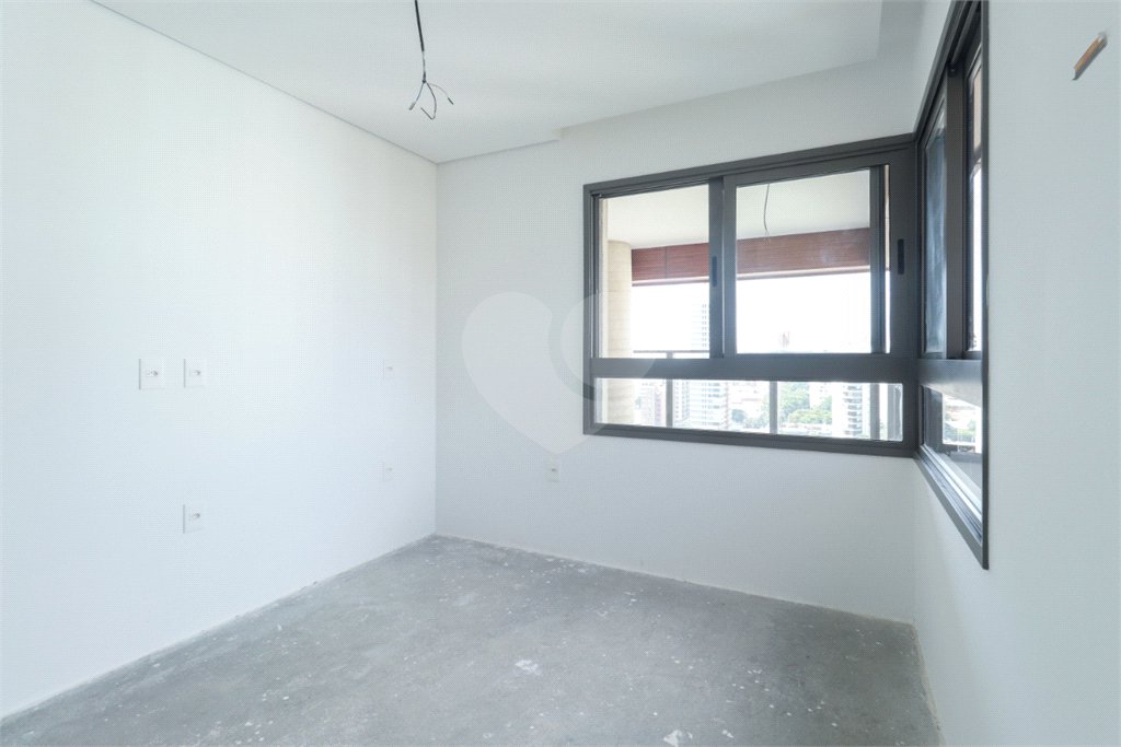 Apartamento à venda com 3 quartos, sendo 2 suítes,  em Brooklin, São Paulo, SP