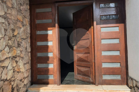 Casa Térrea à venda com 3 suítes em Interlagos, São Paulo, SP