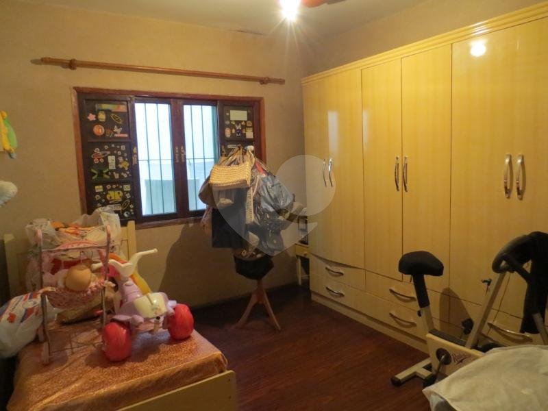 Casa à venda com 4 quartos, sendo 2 suítes, em Bosque da Saúde, São Paulo, SP