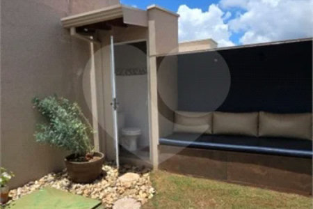 Casa em condomínio Alvorada em Araraquara com 3 dormitórios e piscina