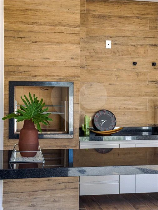 Indaiatuba - Condomínio Milano - Sobrado - 350 m² de terreno - 240 m² de área construída - 4 vagas de garagem, sendo 2 cobertas - Salas de estar e jantar integradas - 3 suítes com closet e varanda no pavimento superior - Escritório no térreo - Espaço gourmet com churrasqueira - Banheiro externo