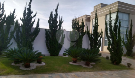 Casa à venda com 4 quartos, sendo 2 suítes, no condomínio Damha III, São Carlos - SP