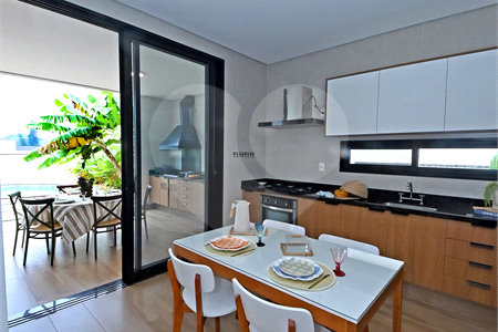 Indaiatuba - SP - Condomínio Helvetia Park - 490 m² Terreno - Sobrado com 307 m² de Área Construída - Escritório com móveis planejados - Sala de estar e jantar ampla e integradas - Cozinha planejada completa, com eletrodomésticos (cooktop, forno, coifa, geladeira, microondas) - Lavanderia