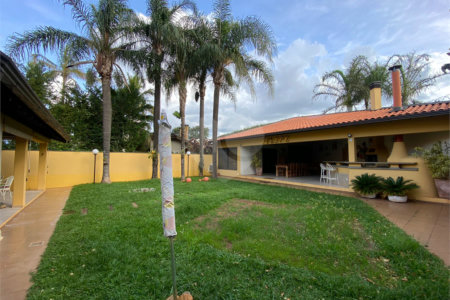 Casa térrea no Condomínio Parque Faber I