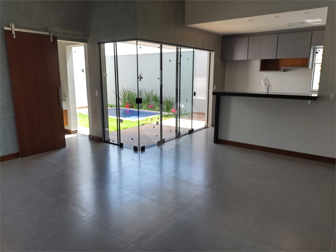 Casa no condomínio Parque Faber IV