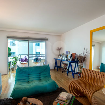 Apartamento a venda no Campo Belo, 192 M², 3 suites, 3 vagas, lazer e próximo ao metrô