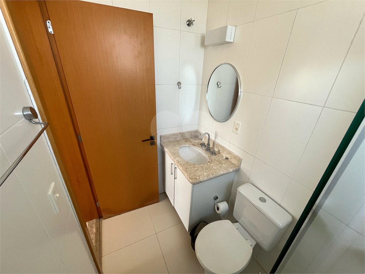 Apartamento mobiliado com 2 dormitórios sendo 1 suíte