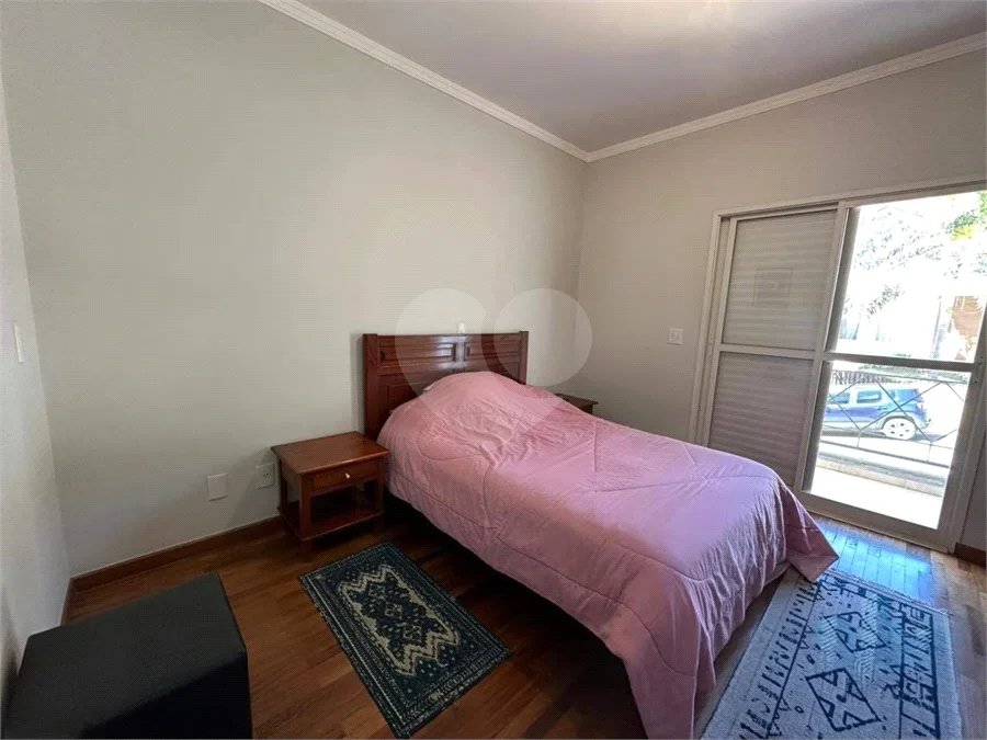 Casa à venda com 3 suítes no condomínio Recanto dos Paturis, Vinhedo - SP