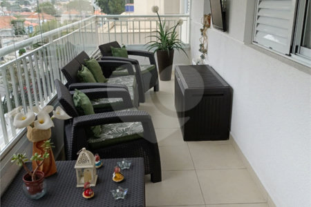 Apartamento na Região da Mooca. Excelente Localização com 3 Dormitórios sendo 1 Suíte e 2 Vagas de Garagem