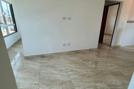 Duplex à venda com 2 quartos, sendo 1 suíte, apenas 400m Mar