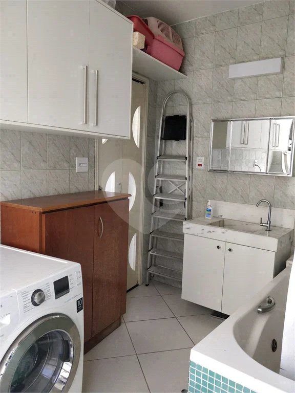 Apartamento e Sala Comercial no centro de São Paulo.