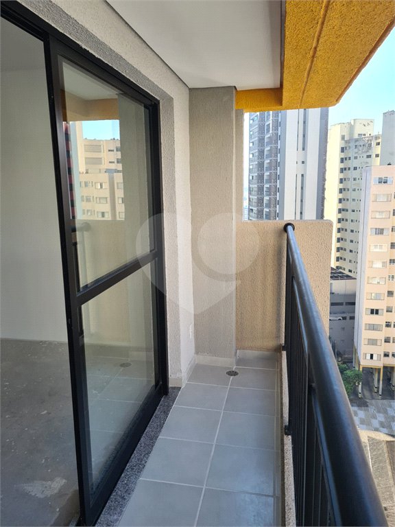 Apartamento à venda na Bela Vista de 24m2 com 1 dormitórios e sem vagas.Estuda Permuta.