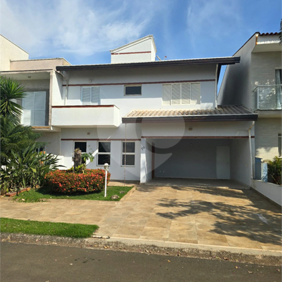 Sobrado de 4 dorms, Condomínio Raízes