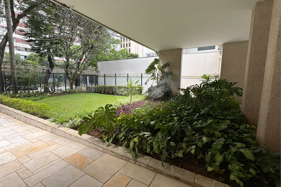 Apartamento Amplo e Mobiliado, 3 Dormitórios, 2 Vagas, Próximo à Paulista
