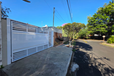 Casa à venda com 3 quartos, sendo 1 suíte,  em Jardim Nova Santa Paula, São Carlos, SP
