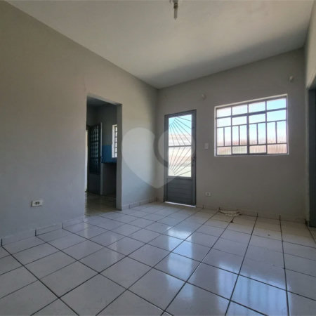 Casa terrea no Tremembe, com 250 m2,, proximo, ao Supermercados Ourinhos.