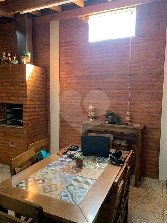 Casa térrea no Condomínio Moradas II.