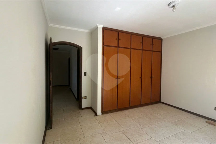 Venda Casa com 4 Dormitórios no Parque Santa Cecília
