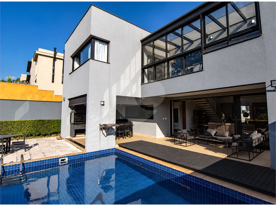 Casa de Alto Padrão à Venda no Residencial Campos do Conde – Santana de Parnaíba/SP