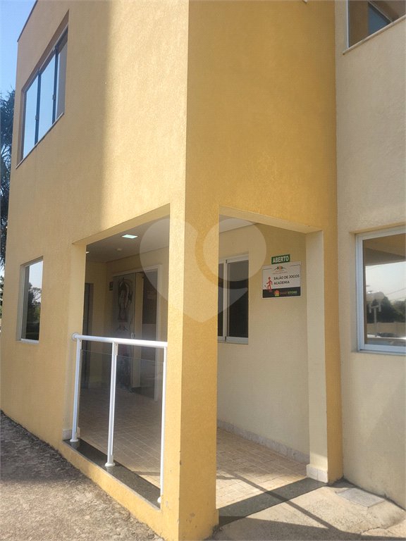 Indaiatuba - Venda - Apartamento no Condomínio Portal das Flores com 64 m², 3 dorms, sendo 2 com armários planejados, , WC social, cozinha planejada e totalmente integrada com a lavanderia, varanda, , 02 vagas de garagem. Excelente localização, a poucos metros do Shopping Polo, mercados, padaria,