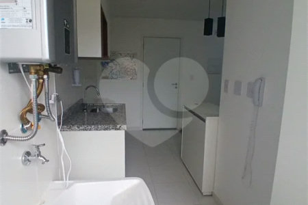 Apartamento de 2 quartos com planejados, sacada e lazer completo| Condomínio| São Roque