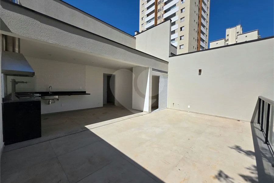 Sobrado 3 suítes, 2 vagas próximo ao metrô linha verde