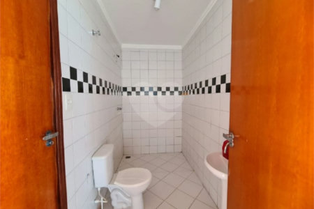 Casa à venda com 3 dormitórios, sendo 1 suite e ampla área de lazer no Jardim Brasil