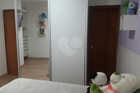 Sobrado a venda no Condomínio Village Damha II