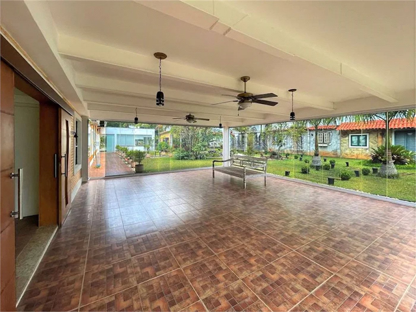 Casa à venda com 4 suítes no condomínio Miollo da Granja, Cotia - SP