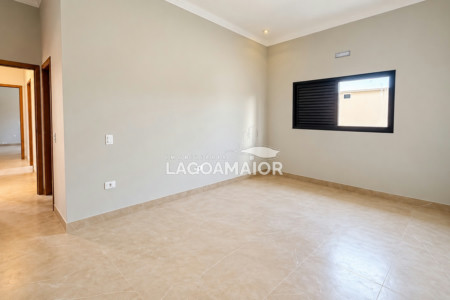 Casa à venda com 3 quartos, sendo 1 suíte, no condomínio Terra Ville, Três Lagoas - MS
