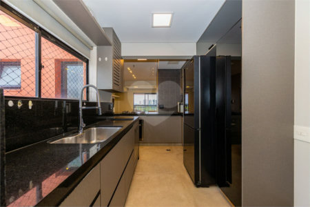 Apartamento à venda com 3 quartos, sendo 1 suíte, em Chácara Santo Antônio, São Paulo, SP