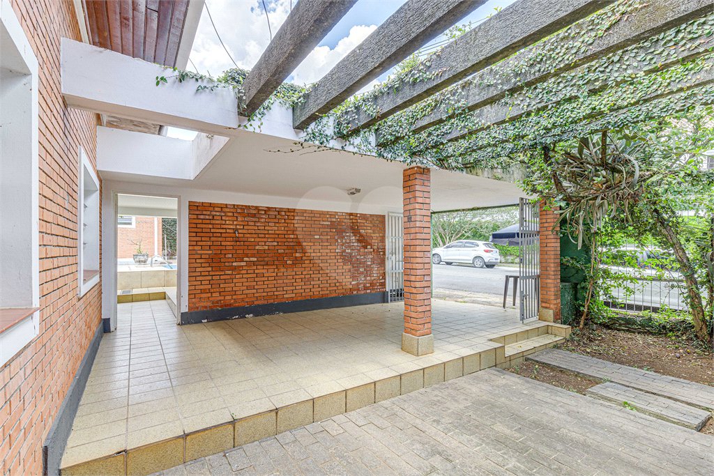 Casa Térrea à venda com 3 quartos, sendo 1 suíte,  em Alto da Boa Vista, São Paulo, SP