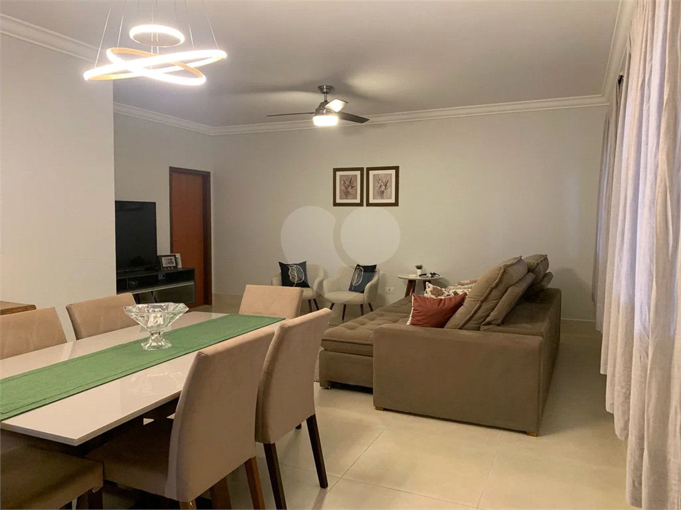 Linda Casa à Venda no Bairro Santa Rosa, na cidade de Piracicaba-SP.