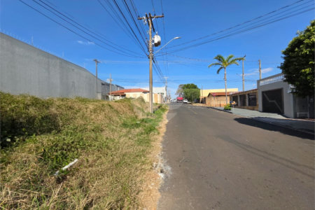 Terreno 8,5 X 25, próximo ao Jau serve no jardim das torres.