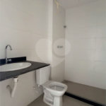 Casa duplex com 4 quartos, piscina e área gourmet, em condomínio com lazer completo e localização estratégica ao lado do Park Shopping.