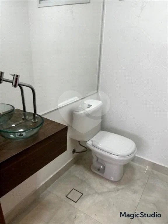 Apartamento com 138m², 3 dormitórios, sendo 3 suítes, 2 vagas de garagem, à venda na Vila Valparaiso em Santo André.