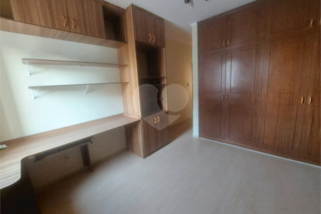 Apartamento Edifício Roberto Martinez .