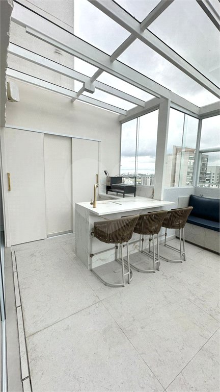 Apartamento de 140 m², 2 dormitórios sendo uma suìte, 3 vagas - Campo Belo/SP.