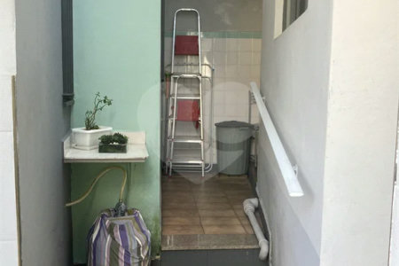 Casa com 4 dormitórios na Saúde.
